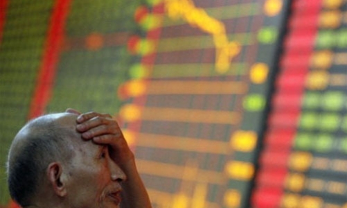 Giới đầu tư bán tháo, chứng khoán Trung Quốc rớt 8,5%