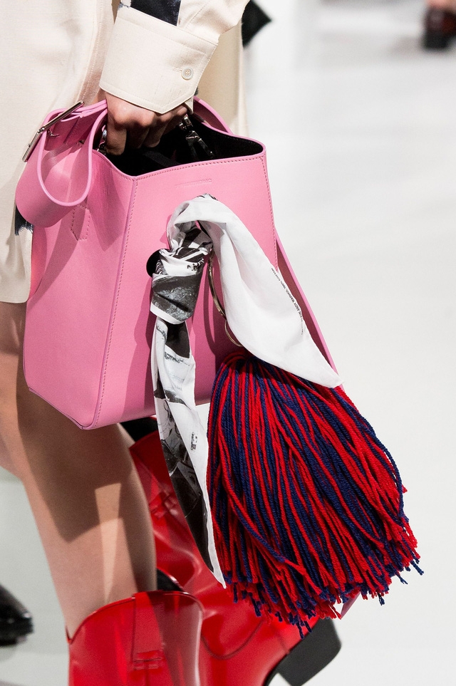 5 kiểu túi không thể thiếu trong tủ đồ mùa hè - Ảnh 9.