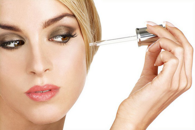 Sử dụng serum dưỡng da làm sao để an toàn, hiệu quả? - Ảnh 1.