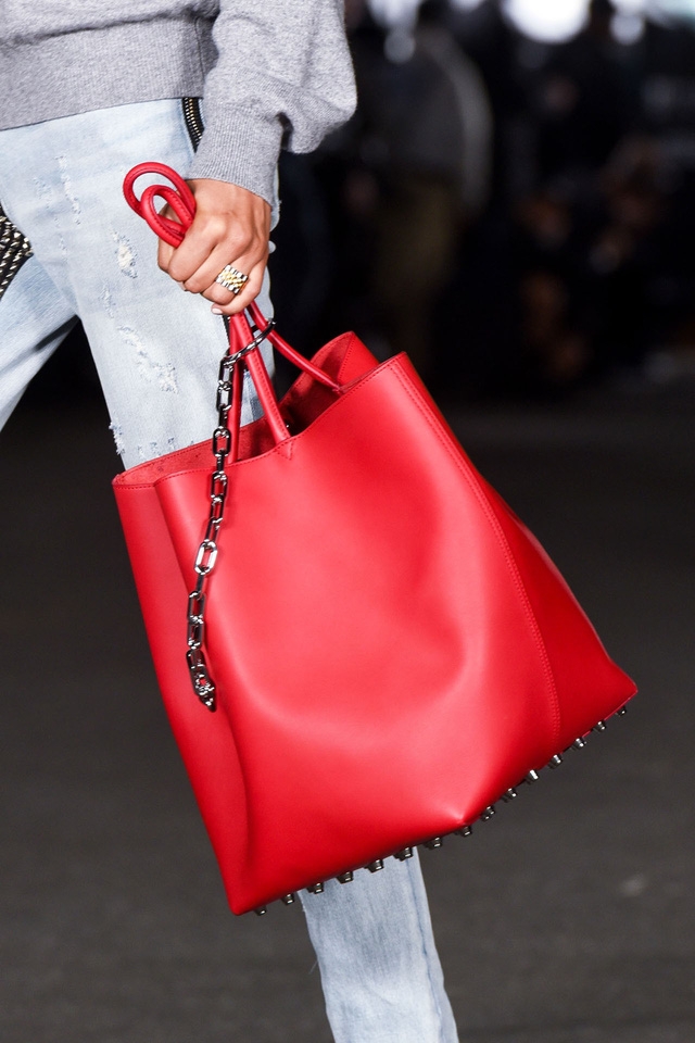 5 kiểu túi không thể thiếu trong tủ đồ mùa hè - Ảnh 4.