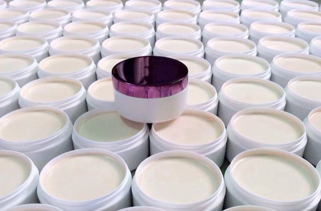 Hiểm họa khôn lường từ kem trộn không rõ nguồn gốc - Ảnh 1.