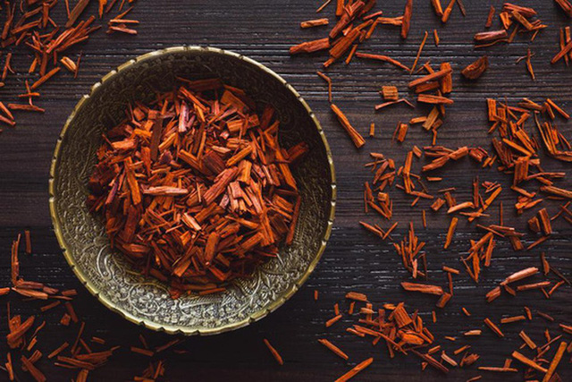 6 lợi ích làm đẹp của gỗ đàn hương - Ảnh 2.