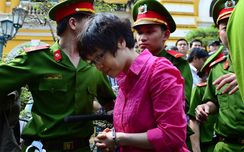 Dự kiến ngày thứ Hai (13/1/2014), phiên tòa sẽ bắt đầu bằng phần luận 
tội của đại diện Viện Kiểm sát nhân dân Tp.HCM thực hành quyền công tố 
theo ủy quyền của Viện Kiểm sát nhân dân Tối cao - Ảnh: Tuổi Trẻ.<br>