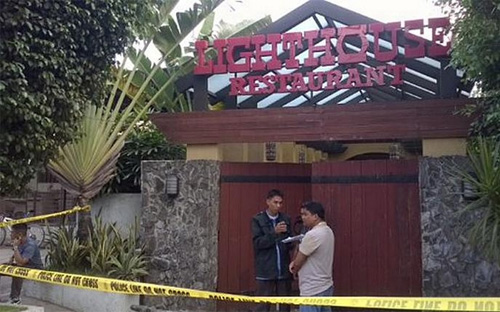 Hiện nhà chức trách đang điều tra động cơ gây án. Đại sứ quán Trung Quốc ở Manila vẫn chưa ra tuyên bố nào về vụ việc - Ảnh: CNN.<br>