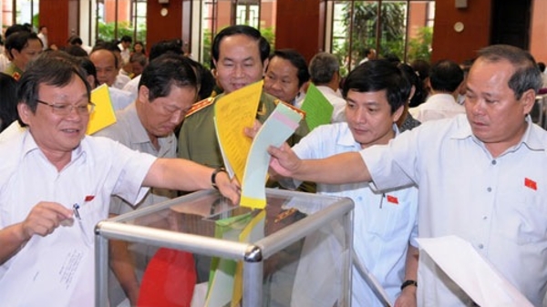 Có nên luật hóa lấy phiếu tín nhiệm tại Quốc hội?