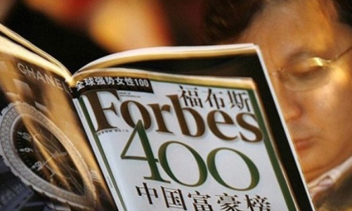 Phía sau câu chuyện bán mình của Forbes