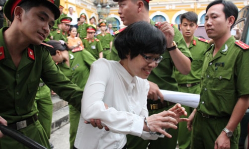 Vậy thì Huyền Như chiếm đoạt tiền của ai?