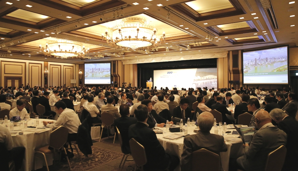 Sự kiện thu hút gần 400 khách mời.