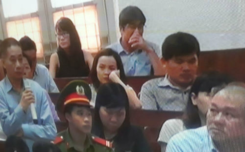 Nguyên Kế toán trưởng Petro Vietnam cho biết, trong khoảng thời gian từ 
năm 2009 đến cuối năm 2010 đã nhận tổng cộng từ Nguyễn Xuân Sơn khoảng 
4-5 tỷ đồng. Đây là quãng thời gian Sơn làm Tổng giám đốc ngân hàng 
OceanBank.<br>