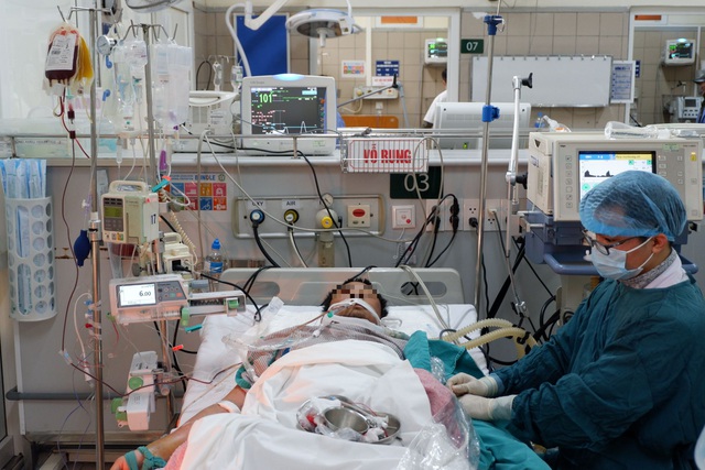 Nguy kịch vì hạ đường huyết sau khi uống rượu - Ảnh 1.