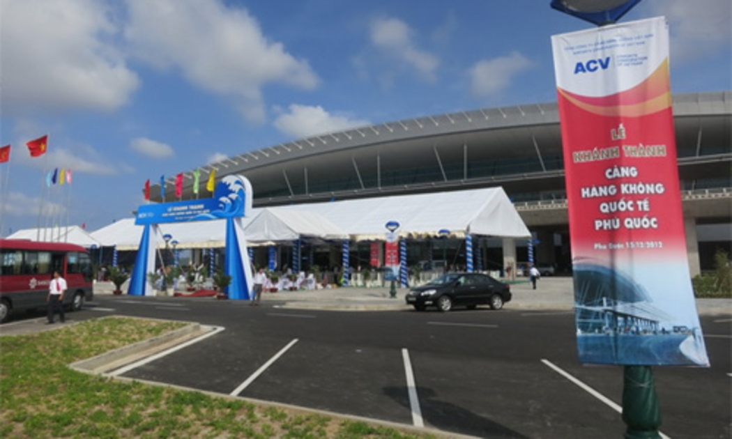 Một góc sân bay Phú Quốc. Theo đánh giá của Hiệp hội Vận tải hàng không Quốc tế (IATA), thị trường hàng không Việt Nam đang đứng thứ 3 thế giới về tốc độ tăng trưởng.<br>