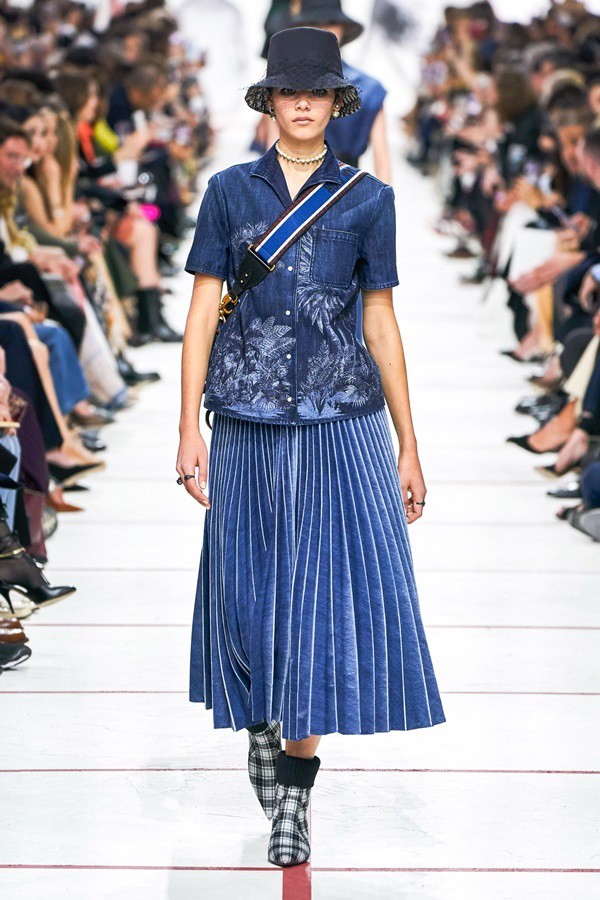 BST Thu – Đông 2019 của Dior: Hoài cổ nhưng khác biệt - Ảnh 6.
