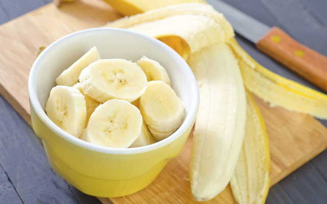 Bí kíp ngăn tóc gãy rụng hiệu quả ngay tại nhà - Ảnh 9.