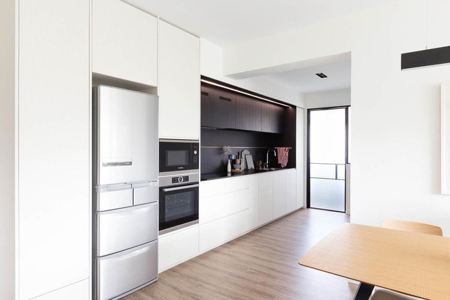 Căn hộ màu trắng thanh lịch - Ảnh 1.