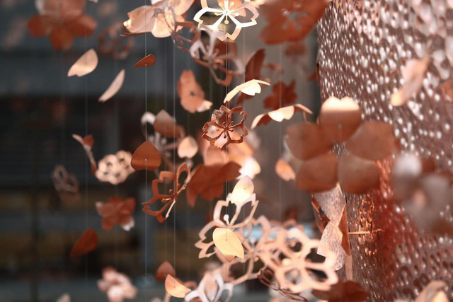 Tham quan cửa hàng Starbucks lớn nhất thế giới - Ảnh 9.