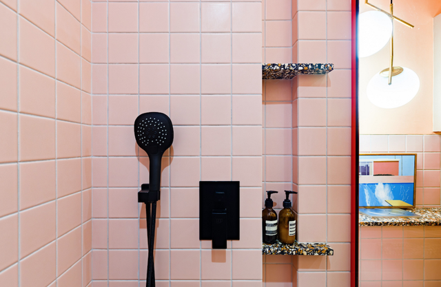 Căn hộ nhỏ diện trang phục colour block - Ảnh 9.