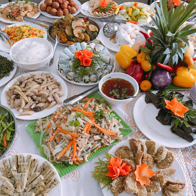 Nhộn nhịp đặt mâm cỗ Rằm tháng Giêng online - Ảnh 2.