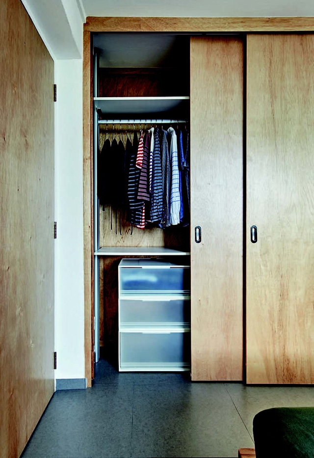 Căn hộ phong cách công nghiệp đa sắc màu - Ảnh 6.