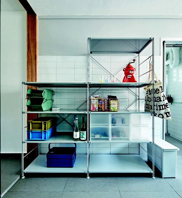 Căn hộ phong cách công nghiệp đa sắc màu - Ảnh 3.