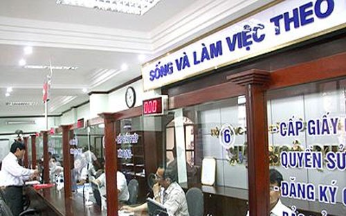  Thủ tướng yêu cầu Bộ Nội vụ chú ý hoàn thiện thể chế về đánh giá cán bộ, công chức, viên 
chức; quy định rõ ràng tiêu chí và đổi mới quy trình đánh giá.