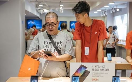 Trong quý 2, các
thương hiệu Trung Quốc chiếm gần 50% doanh số smartphone toàn cầu - Ảnh: South China Morning Post.<br>