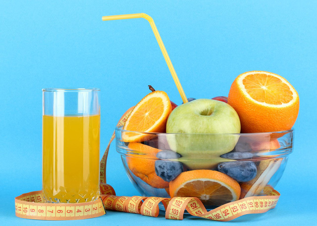 Bí quyết detox bằng nước ép trái cây - Ảnh 1.