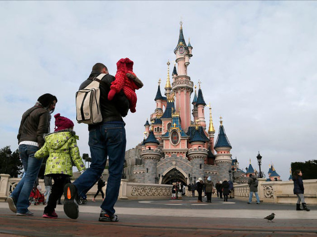 Những bí mật có thể bạn chưa biết về các lâu đài Disney trên khắp thế giới - Ảnh 13.