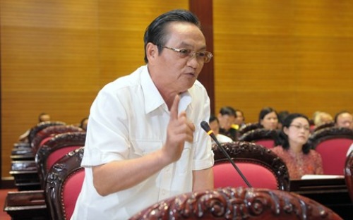 Đại biểu Trần Du Lịch cho rằng, dự thảo luật đã “quên” một điều, đó là nói về vai trò
 của Quốc hội, dù có đề cập nhưng quá mờ nhạt, chung chung.