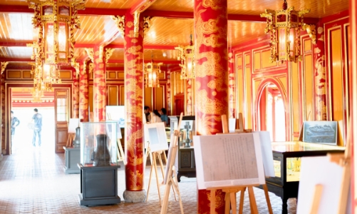 Tới lầu Ngũ Phụng ngắm cổ vật thời hoàng đế Minh Mạng