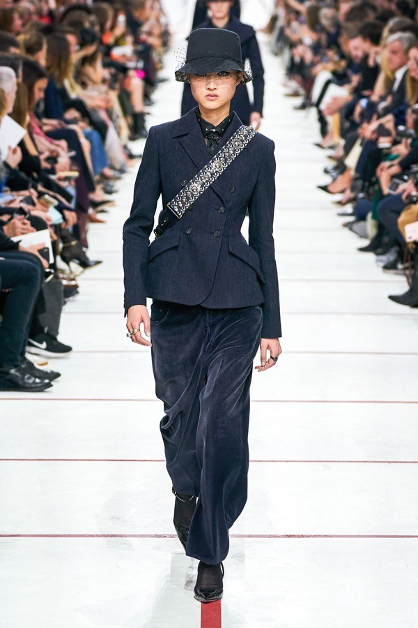 BST Thu – Đông 2019 của Dior: Hoài cổ nhưng khác biệt - Ảnh 14.