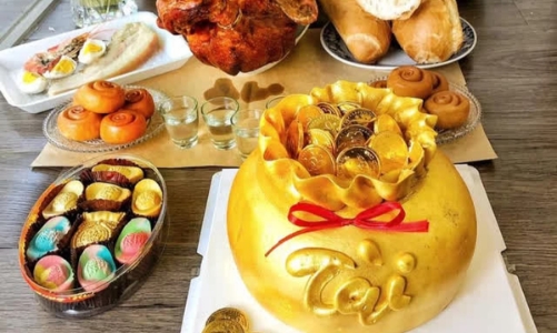 Ngày vía thần tại: ngoài vàng còn có nhiều hàng hóa