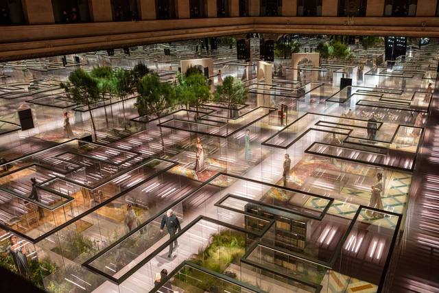 BST Haute Couture Xuân Hè 2021 của Fendi: những nữ thần cổ điển - Ảnh 16.