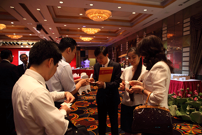 Nhiều doanh nghiệp hào hứng giới thiệu về tiềm năng, thế mạnh của doanh nghiệp mình tại cuộc giao lưu.<br>