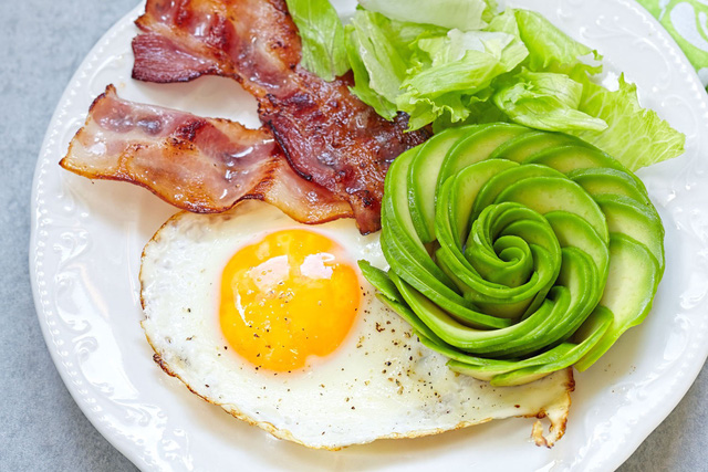 Những lưu ý khi bạn giảm cân bằng chế độ ăn keto - Ảnh 1.