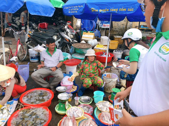 Tuyên truyền về bảo đảm an toàn thực phẩm với truyền thông cơ động, cổ động - Ảnh 3.