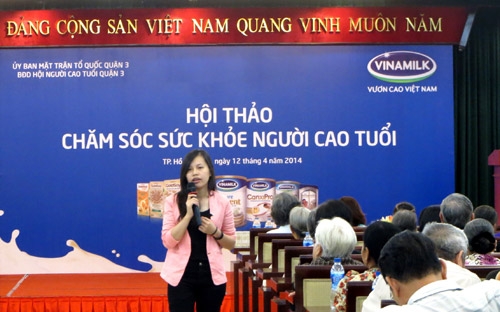 Vinamilk chăm sóc sức khoẻ cho người cao tuổi Tp.HCM 2