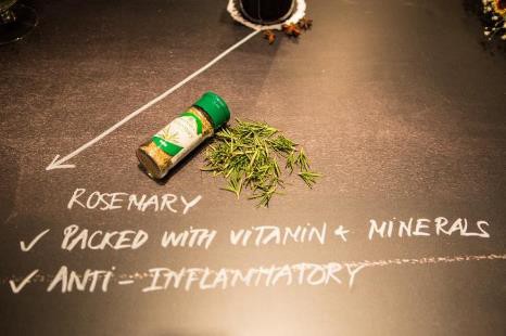 Khi gia vị và thảo mộc lên tiếng... - Ảnh 2.