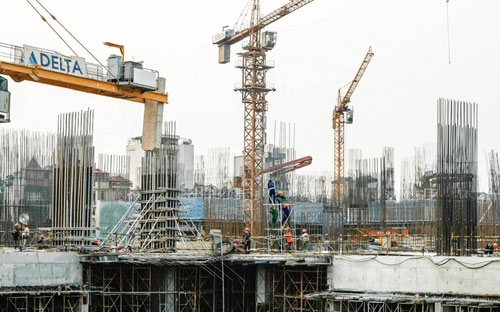 Goldmark City tọa lạc tại phía Tây Bắc Hà Nội, có mật độ xây dựng chỉ 
23,3%.