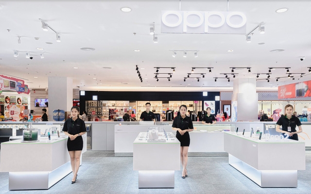 Thấy gì sau kế hoạch mở rộng hệ thống OPPO Shop - Ảnh 1.