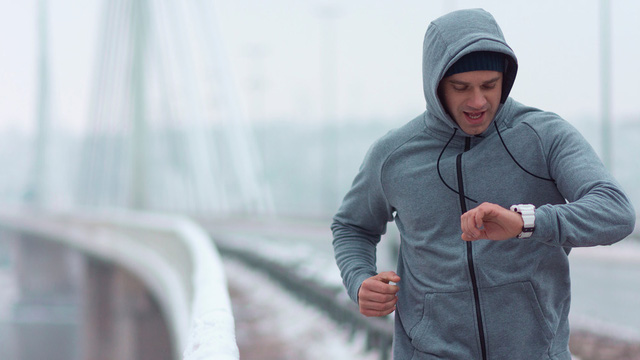 Những điều bạn cần biết trước khi chạy vào mùa đông - Ảnh 1.