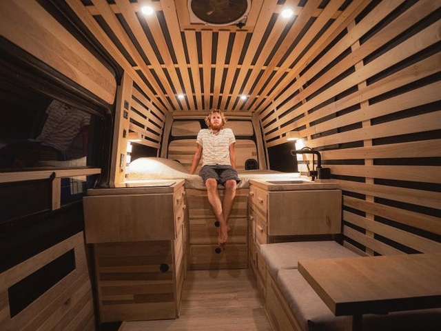Khi một chiếc xe tải trở thành ngôi nhà của nhiếp ảnh gia - Ảnh 1.
