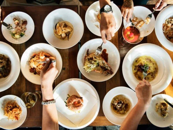 Lợi ích của việc ăn uống chánh niệm và cách để làm cho bữa ăn của bạn trở thành một trải nghiệm bổ ích - Ảnh 1.