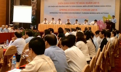 Kinh tế Việt Nam: Đã vượt đáy, nhưng “chưa rõ tương lai”