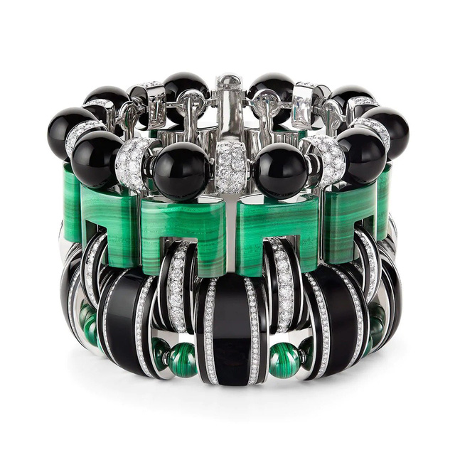 Cùng ngắm 10 mẫu trang sức tuyệt đẹp từ Paris Haute Couture Week - Ảnh 2.