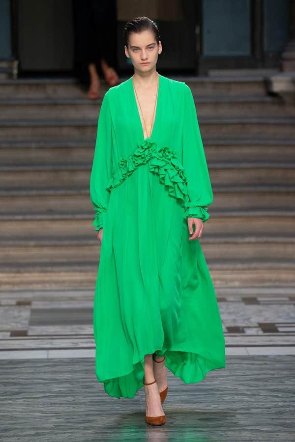 BST mới nhất của Victoria Beckham tại London Fashion Week 2020 - Ảnh 2.