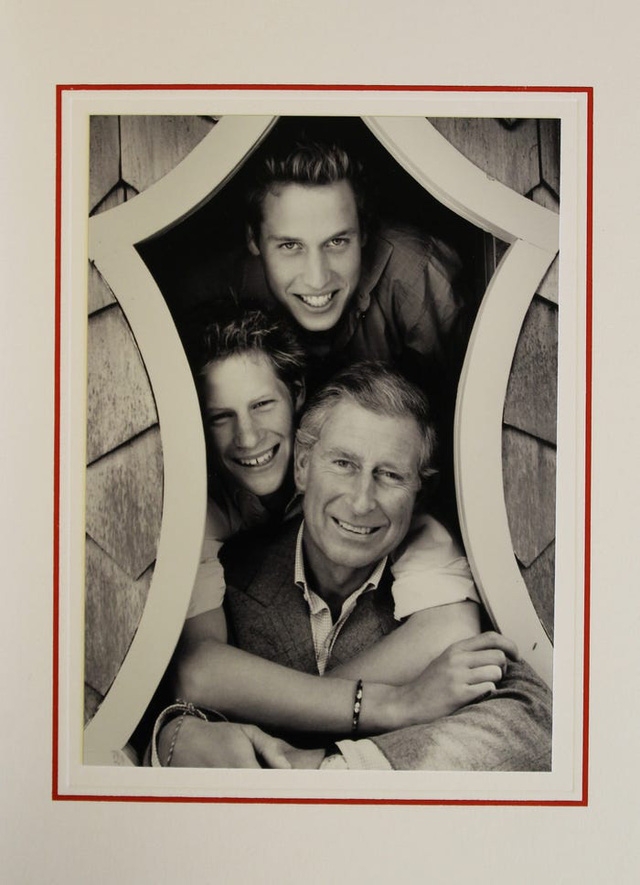 Những tấm thiệp Giáng sinh đẹp nhất qua các năm của hoàng gia Anh - Ảnh 20.