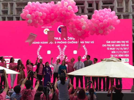 Độ tuổi mắc ung thư vú ngày càng trẻ hóa - Ảnh 1.