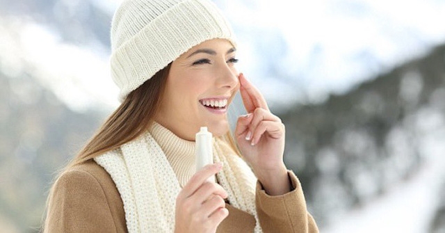 Lưu ý sử dụng kem chống nắng trong mùa đông - Ảnh 1.
