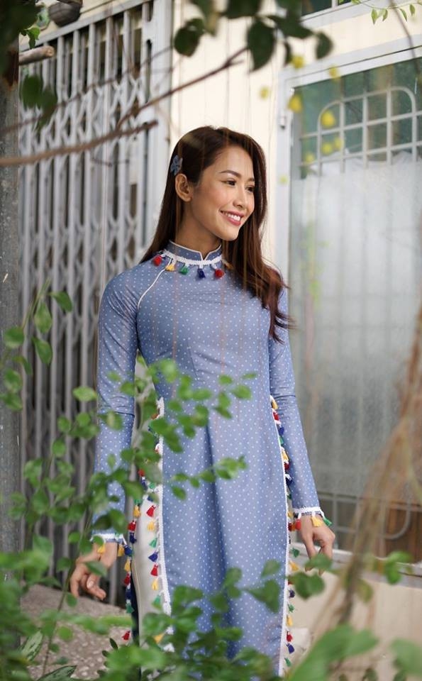 Đón Tết với những mẫu áo dài kiểu “Cô Ba Tân Thời” - Ảnh 8.