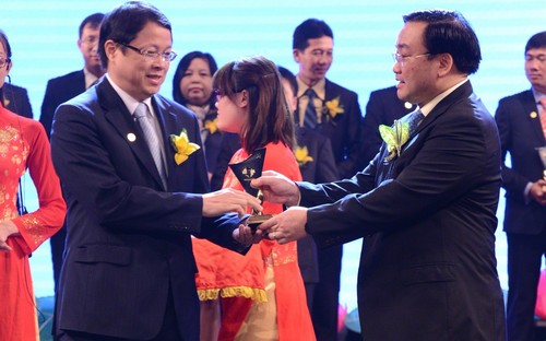 VietinBank được thành lập từ năm 1988. Qua 26 năm xây dựng và phát 
triển, đây là ngân hàng thương mại giữ vai trò chủ đạo và cũng là thành 
viên lớn nhất trong hệ thống. 